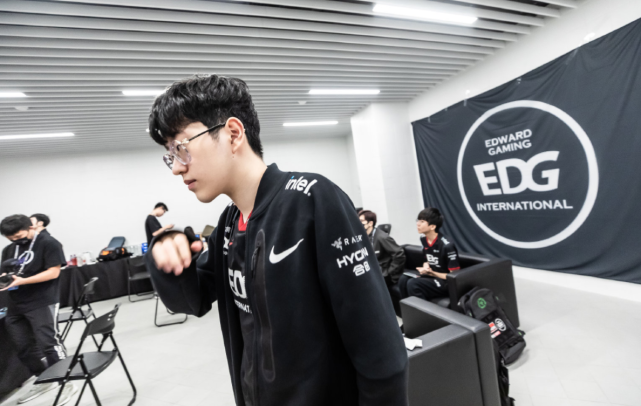 轮比赛的推 轮比赛的推